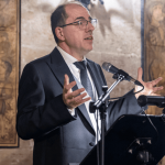 Cardells abrió el ciclo del XX Aniversario de la restauración de la Roqueta.