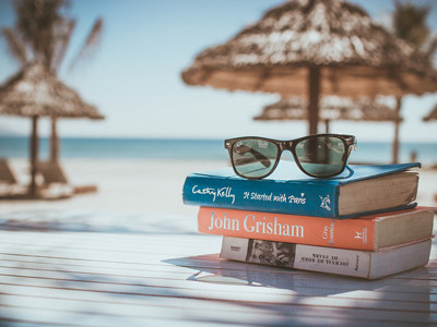 Playa y libros