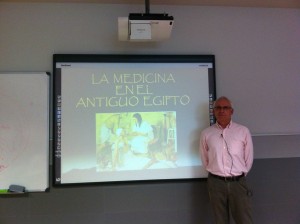El Dr. Vicente García Fos impartió una clase magistral sobre medicina en el antiguo Egipto