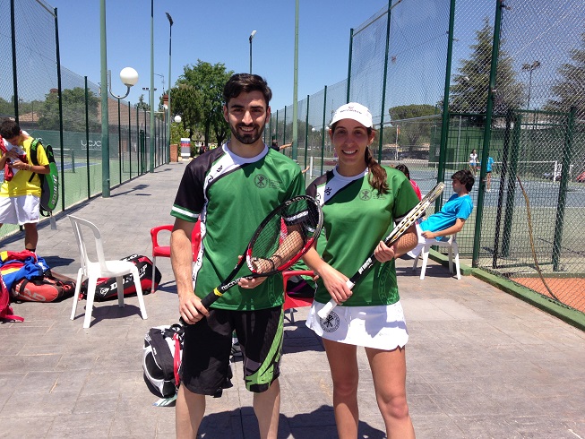 Pablo Comins y Marta Silla antes de disputar los partidos de dobles mixtos.